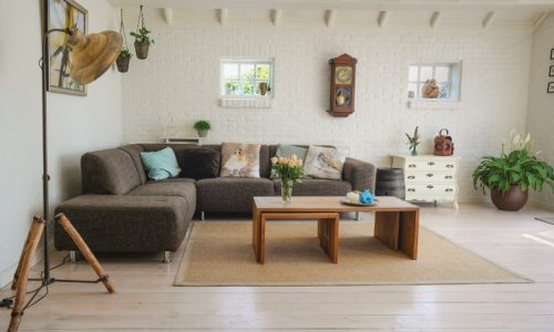Blending-Antique-Elegance-with-Modern-Interiors--Timeless-Tips-for-a-Harmonious-Home-CR-03